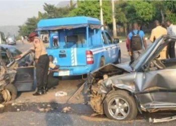 Petro tanker falls, kills 10 in Jos