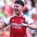 Arsenal sinks Manchester United 3-1