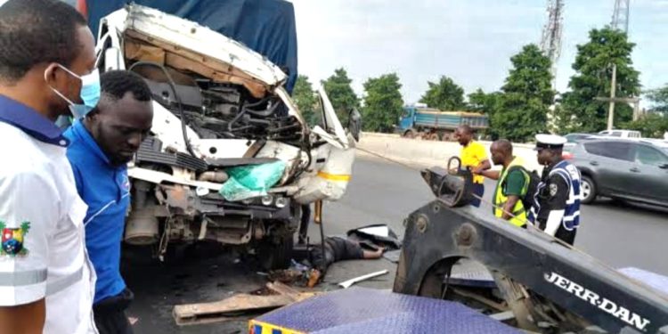 Three die as bus rams into truck in Lagos