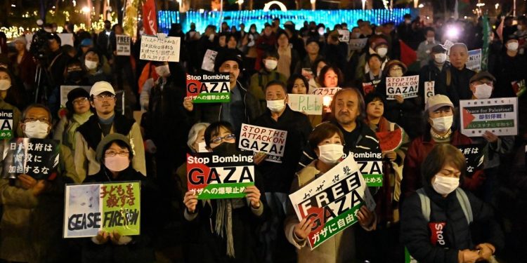 People around the world rally in solidarity with Palestine