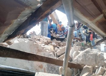 Search for survivors begins at Ebute Metta building site