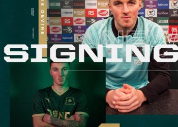Plymouth sign Devine on loan
