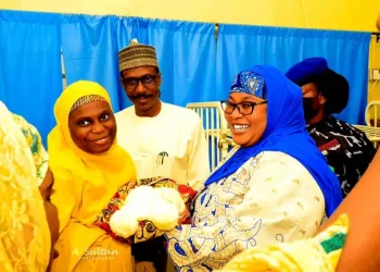 Governor’s wife doles out cash, essential kits to new year babies