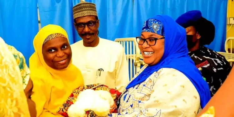 Governor’s wife doles out cash, essential kits to new year babies
