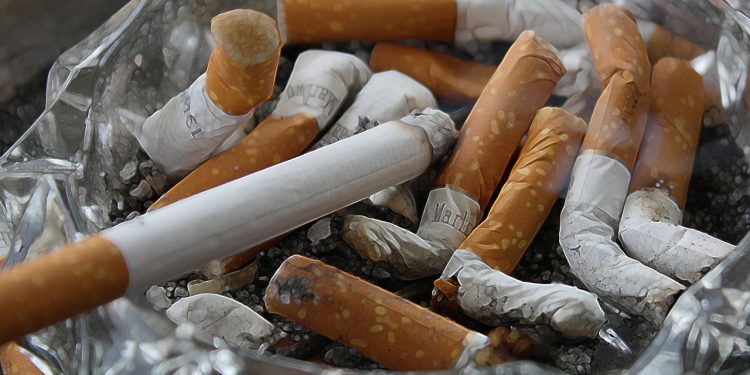 WHO urges nations to prohibit e-cigarettes for public health