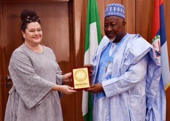 FG promises to maintain bilateral relations with France on defence