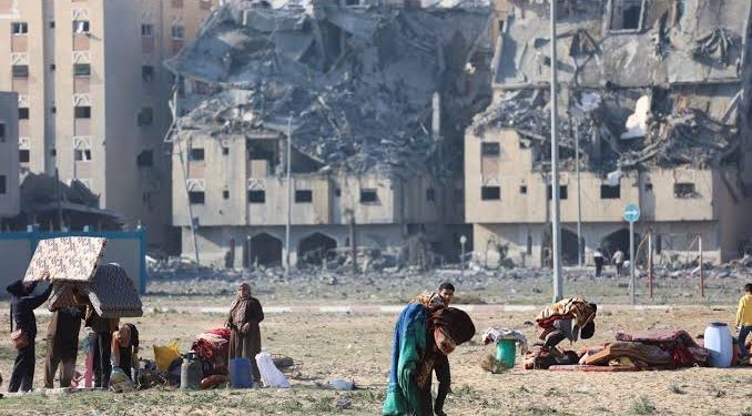 Thousands of Palestinians displaced from Khan Younis as Israeli attacks intensify