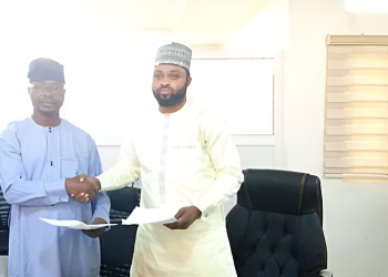 L-R: the MD of KHEC, Mr Ola Rotimi-Shodimu and the MD of KSDPC, Abubakar Rabiu at the signing of the MoU on Monday in Kaduna