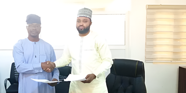 L-R: the MD of KHEC, Mr Ola Rotimi-Shodimu and the MD of KSDPC, Abubakar Rabiu at the signing of the MoU on Monday in Kaduna