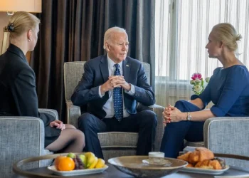 President Biden held a private meeting with Yulia and Dasha Navalnaya in a San Francisco hotel room