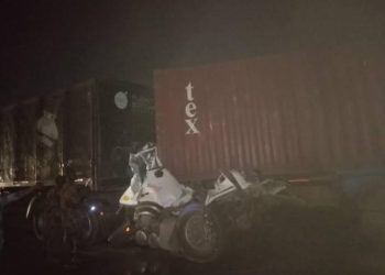Tragic! Container falls off truck, crushes three to death on Lagos-Ibadan expressway