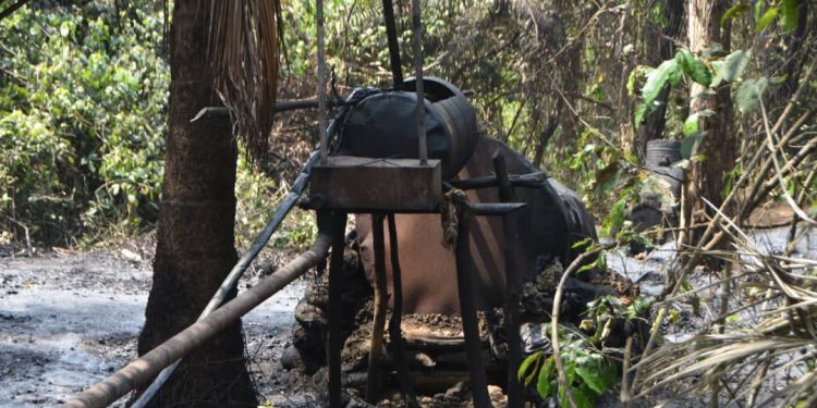Nigerian Army destroying an illegal oil bunkering site (PHOTO CREDIT: X Pagen@HQNigerianArmy)