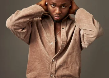 ‘Fafa, I love you’ – Omah Lay tells lady he danced with at London concert