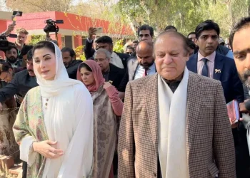 Pakistan election: Mobile internet cut as controversial polls begin