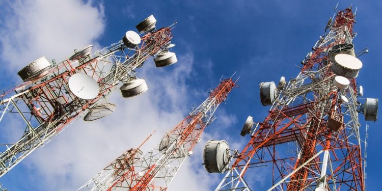 Telecommunication mast