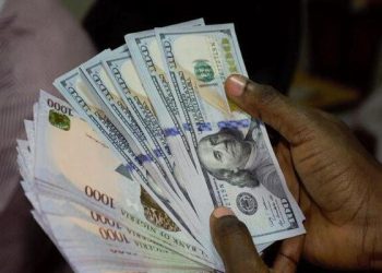 Naira eyes N1,300/$ at parallel market as speculators offload FX