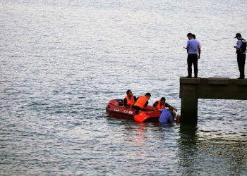 Suicide: Woman jumps into river from a moving boat in Lagos