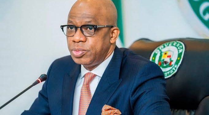 Ogun State government begins disbursement of N10,000 to primary, secondary school students