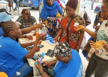 Lagosians troop out to purchase food items at “ounje eko” market