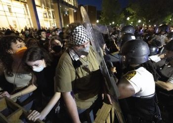 Protesters take over Columbia University in escalation of anti-war demonstrations