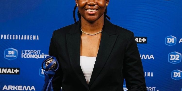 Super Falcons goalie Nnadozie wins best goalkeeper award in France