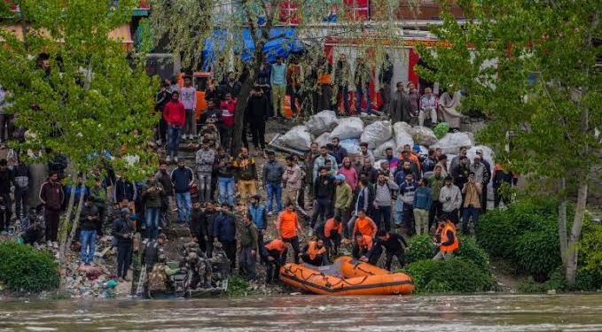 Four die, 15 others missing in Indian Kashmir boat capsize