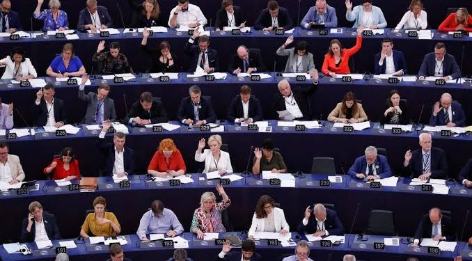 EU lawmakers back call to decriminalize abortion 
