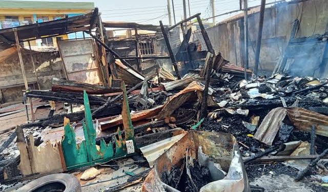 Fire razes owode market, destroys goods worth million of naira in Kwara State