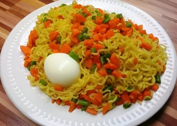 Indomie noodles served on a plate