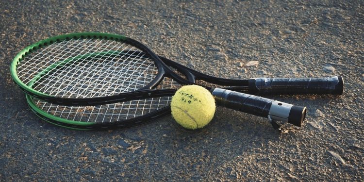 A Tennis racket and Ball used to illustrate a story (PHOTO CREDIT: pixabay.com)