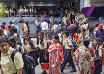Police evacuate students in India following bomb threats