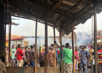 Hoodlums clash in Lagos, set market on fire