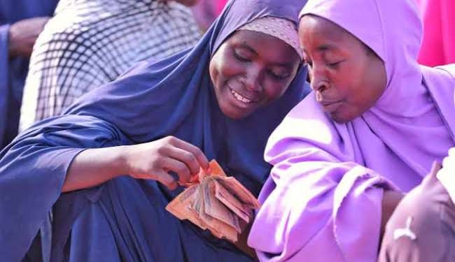 Zulum distributes N250m to 25,000 widows, vulnerable women in Gwoza