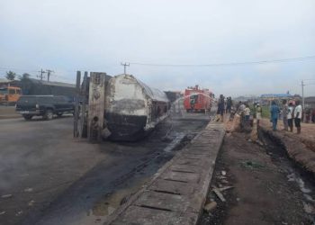 Gridlock on Lagos-Ibadan Expressway as fuel tanker explodes