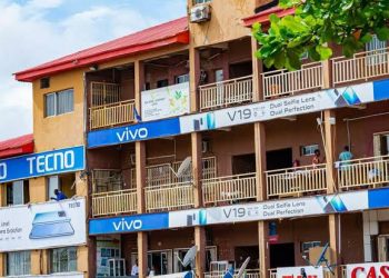 Soldiers vacate Banex Plaza in Abuja after a week of siege