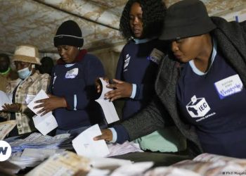 Early results in South Africa’s election show ANC losing majority