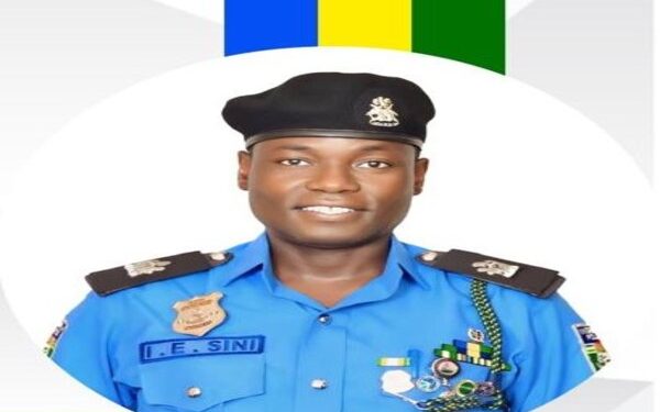 Policeman gets land reward for rejecting N150 million bribe