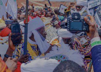 Ilorin Emirate bans Saraki from Durbar for disrespecting Emir Sulu Gambari