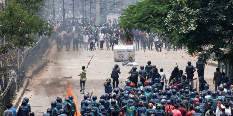 Bangladesh suspends mobile internet, police fire tear gas at protesters