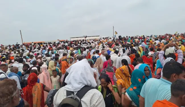 Over a hundred persons die in stampede during religious gathering in India