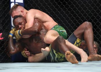 Dricus Du Plessis defends his UFC title, defeats Isreal Adesanya