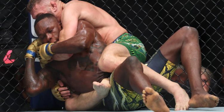 Dricus Du Plessis defends his UFC title, defeats Isreal Adesanya