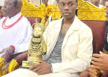 Afrobeats star, Rema gets royal plaque from Benin monarch