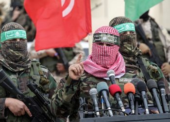 Hamas kills Israeli hostage, injures two others