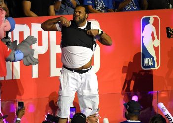US rapper dies after collapsing on stage during US show