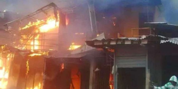 Three teenagers set house on fire after stealing foodstuffs in Kwara