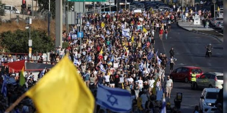 Israelis protest, labour calls a strike demanding ceasefire in Gaza