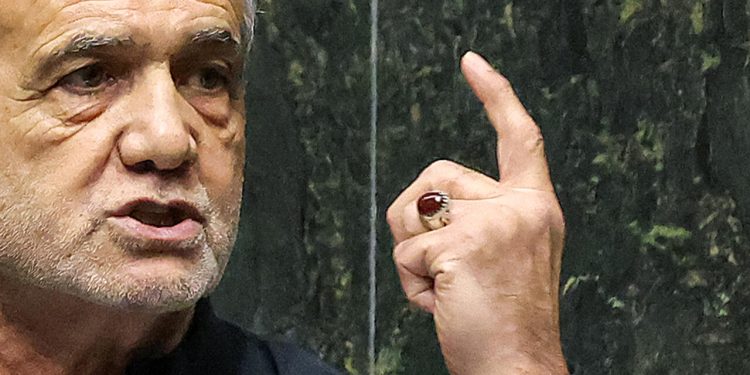 Iran’s new president visits Iraq, seeks better ties