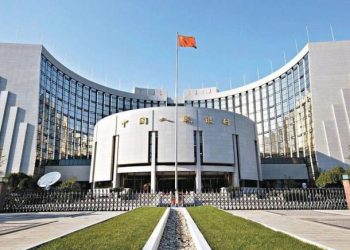 China cuts lending rates to bolster struggling economic growth