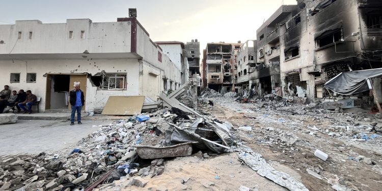 More than 30 die as Israel attacks Gaza again